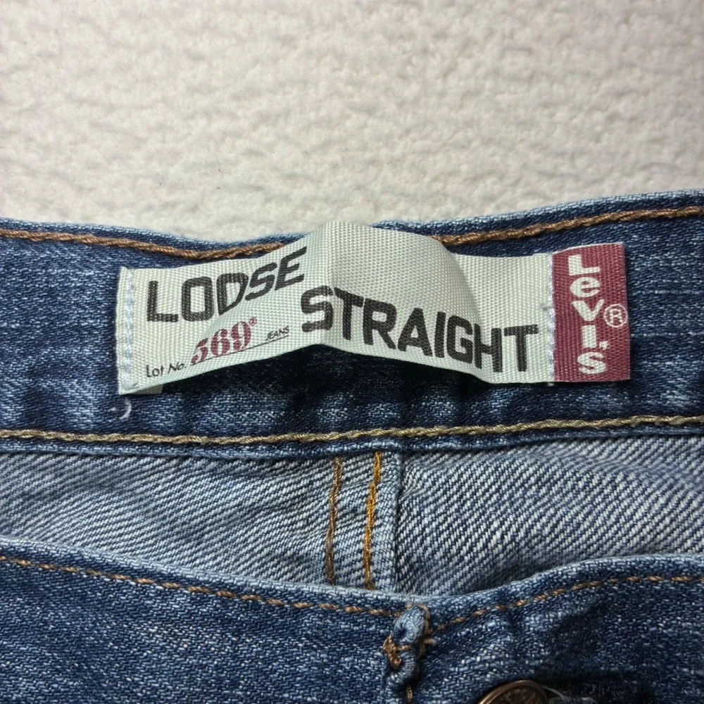 Levis measurements waist